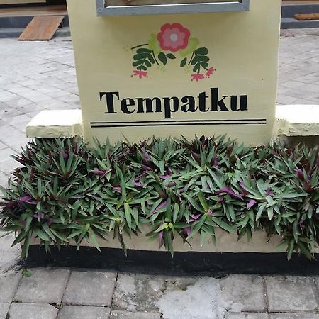 Tempatku Indonesian Restaurant And Rooms Сенгиги Екстериор снимка