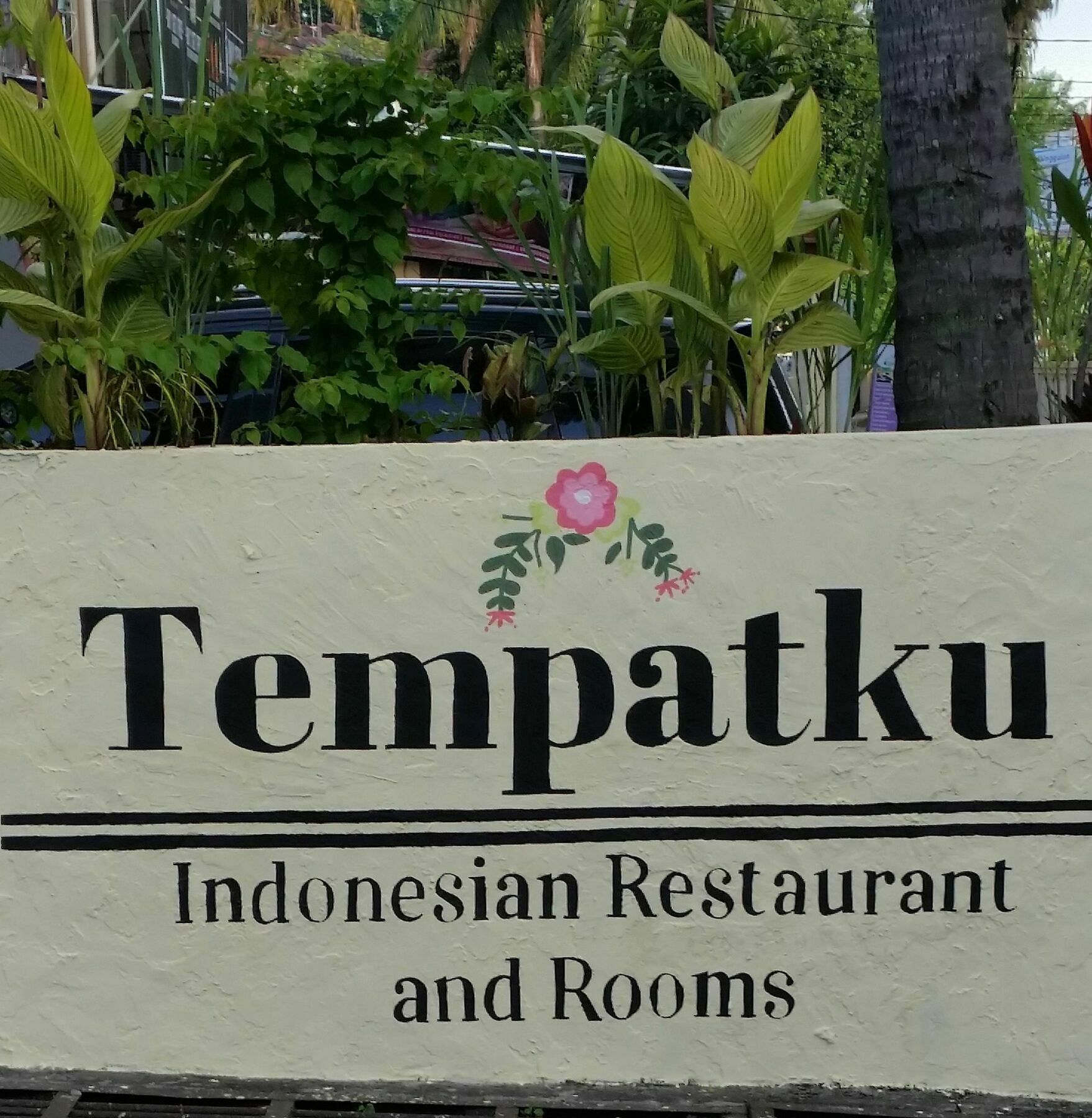 Tempatku Indonesian Restaurant And Rooms Сенгиги Екстериор снимка